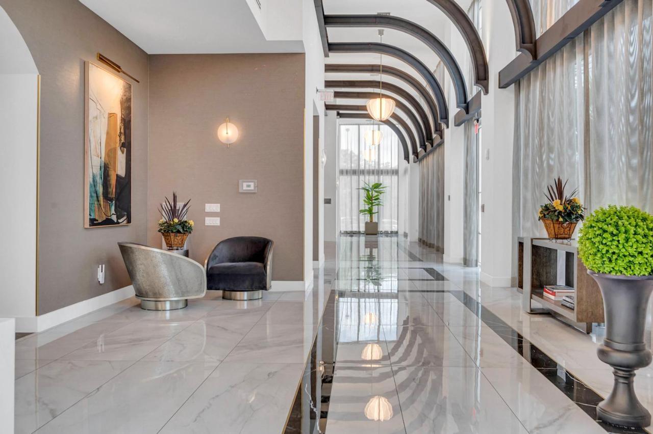 Appartamento Modern Unit In Downtown With Free Parking *